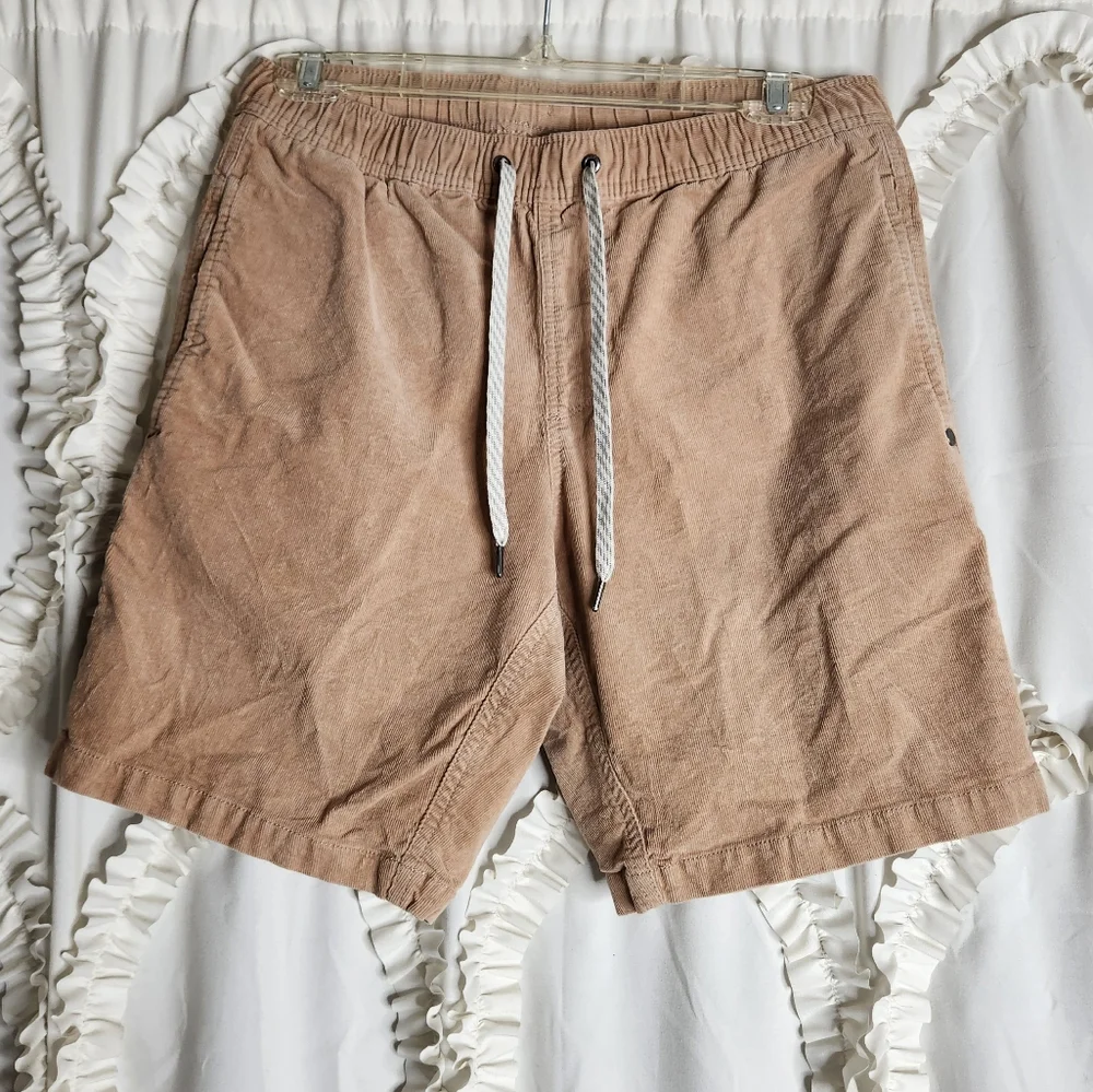 Vuori Men's Tan Shorts